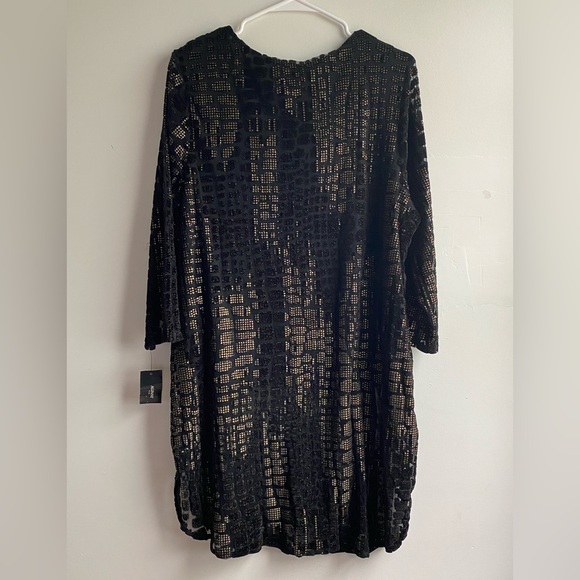Alfani Black and Gold Textured Top Size 1X - Picture 9 of 9